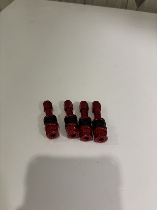 Набір ніпелі для коліс