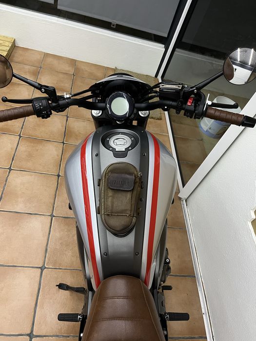 Yamaha xsr 700 35kw (livrete)