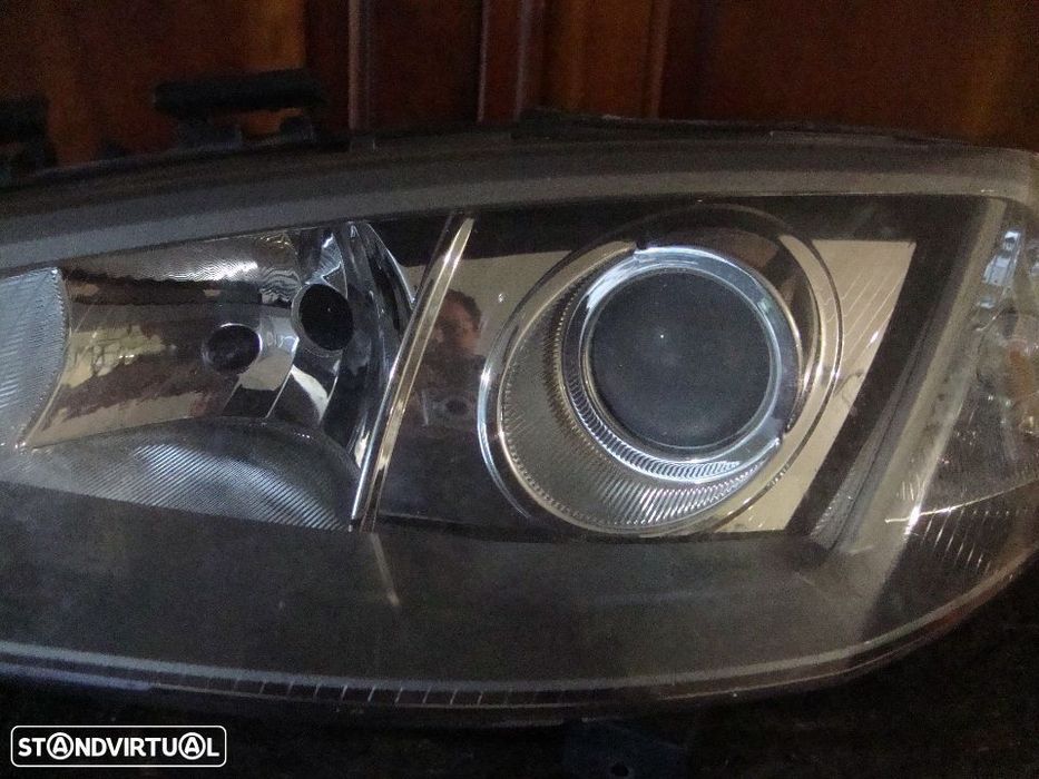 farol esquerdo Xenon Renault Megane 2003 a 2007