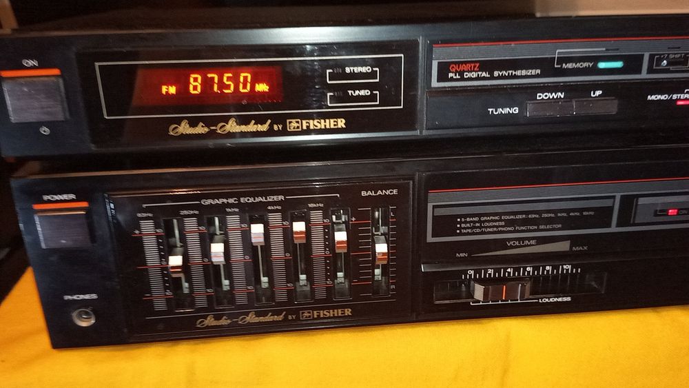 Amplificador Fisher com radio