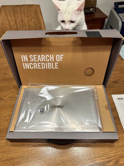 Portátil ASUS Zenbook UM433DA-R7AVXSB1