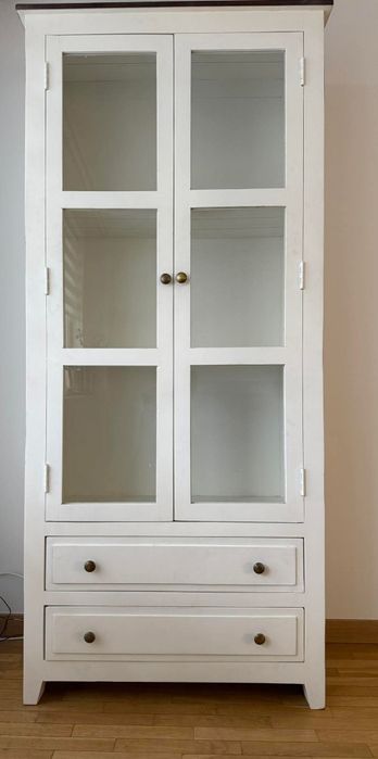 Biała witryna przeszklona lite drewno