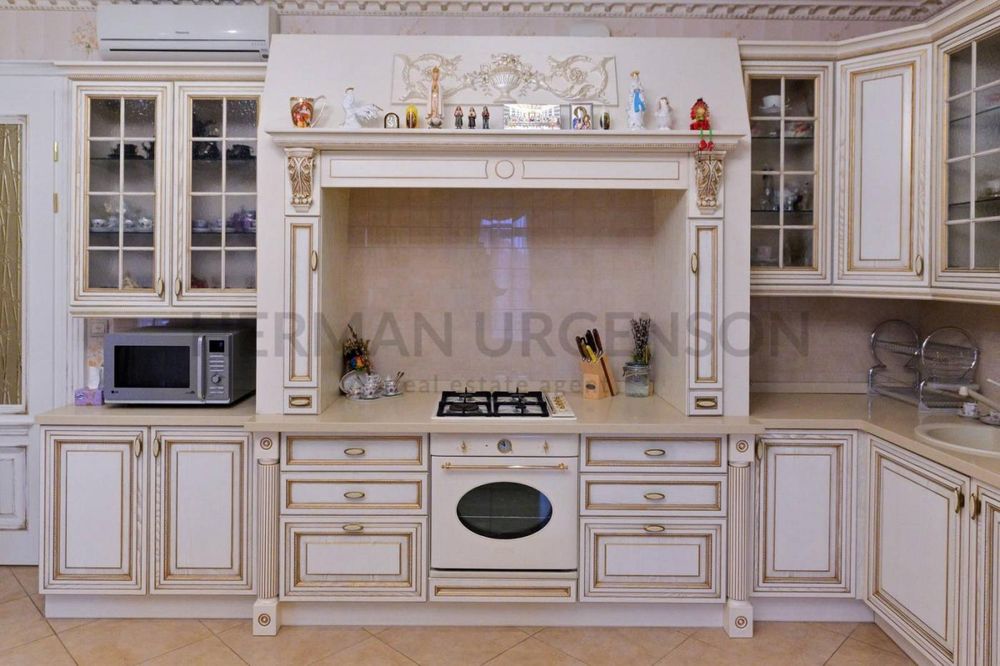 Продаж будинку 404 м.кв / 22 сотки / Минай