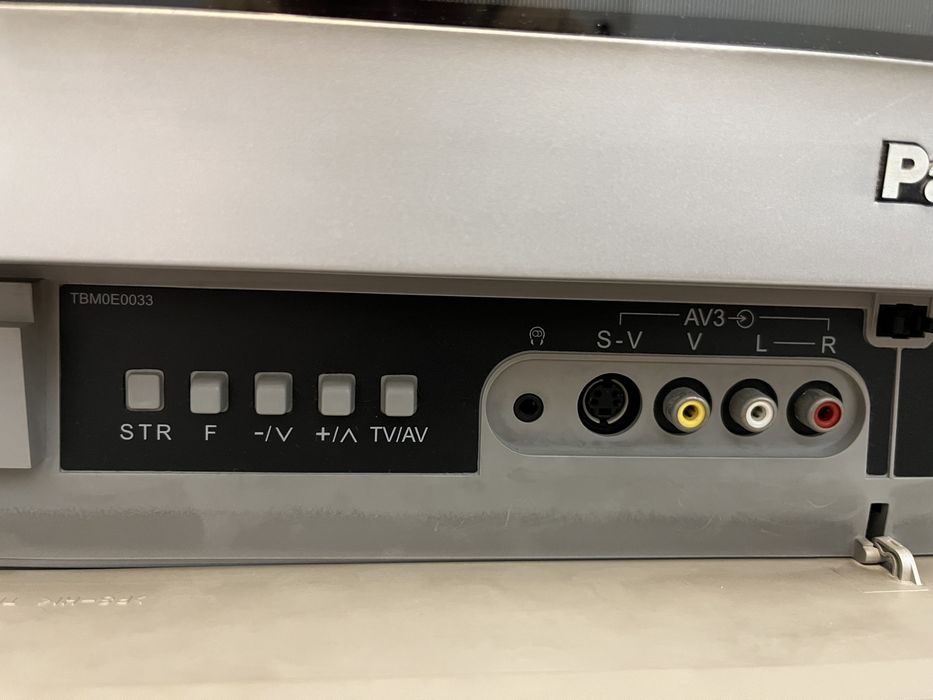 Televisão Panasonic Quintrix tx-32e100d + Movel apoio