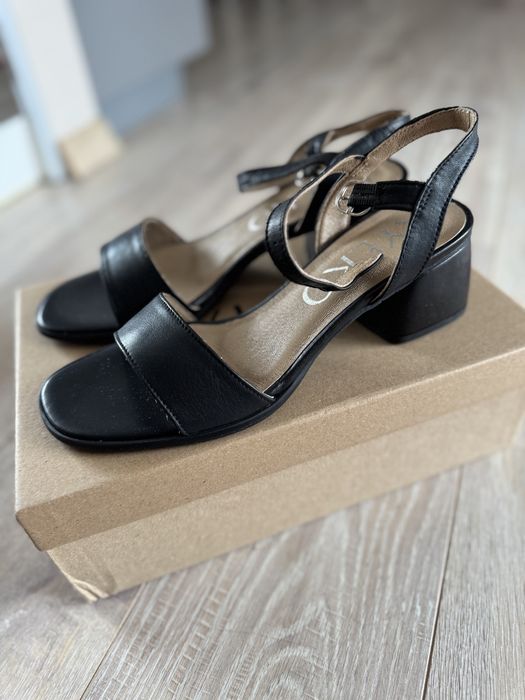Nowe czarne sandały Ryłko skórzane - wkładka 26 cm