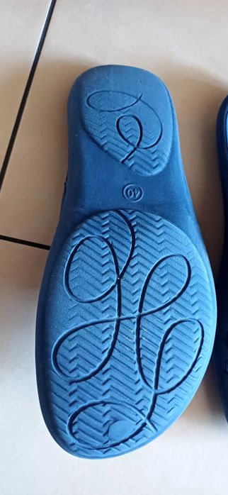 Buty typu klapki gumowe na basen i nie tylko roz 40wew.25.5Nowe