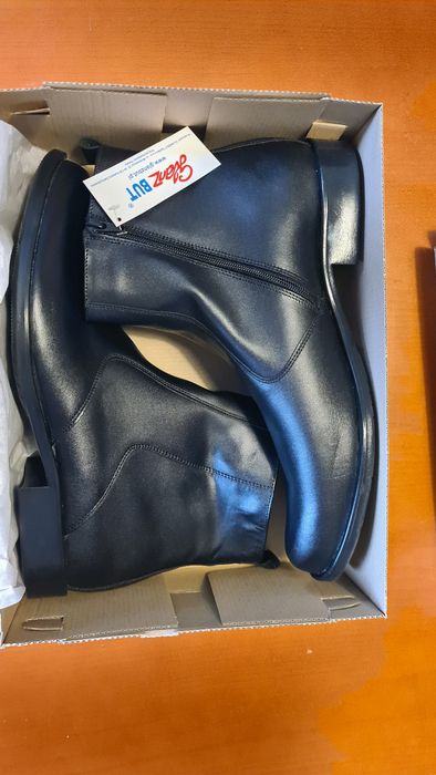Sprzedam skórzane buty zimowe (sztyblety). Buty nowe w rozmiarze 45.