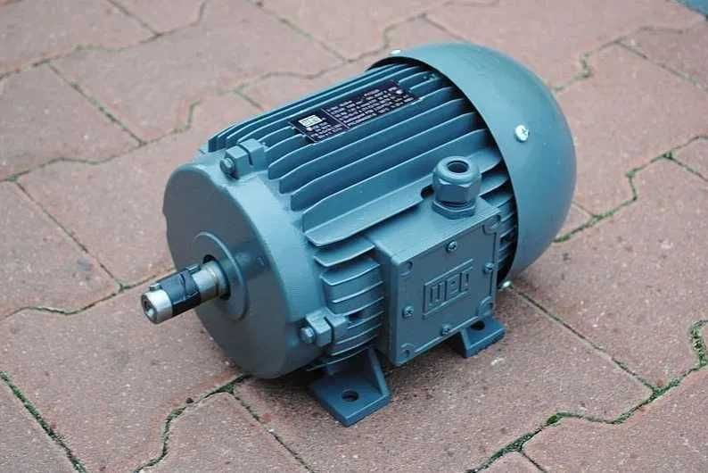 Silnik elektryczny 0.75kw.  1380obr./min.. Firmy WEG