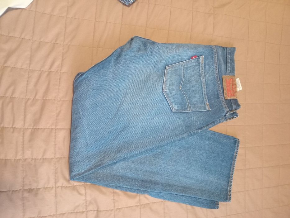 Джинси Levis 501