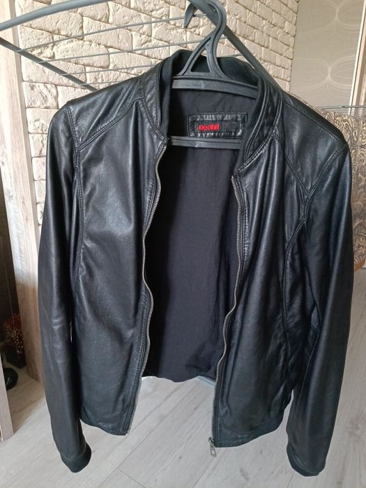 Жіноча куртка бомбер натуральна шкіра