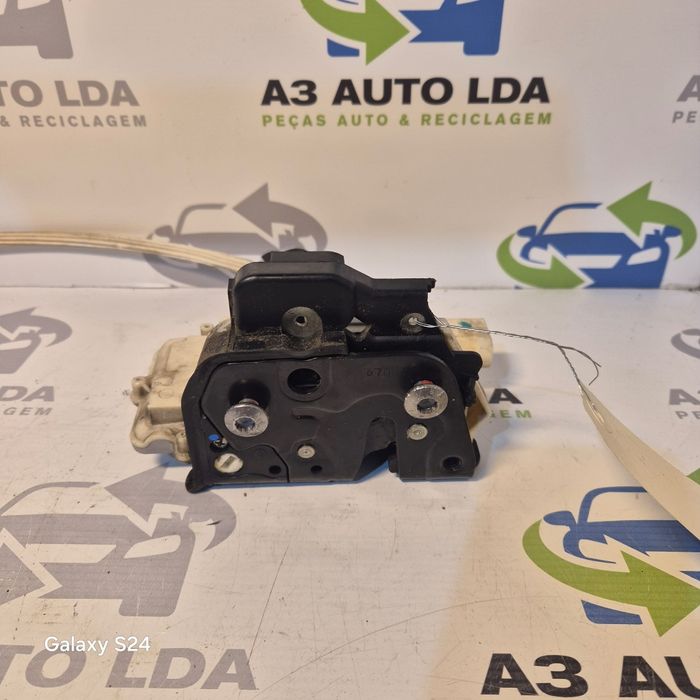 Fecho da porta frente direita Audi A6 C6