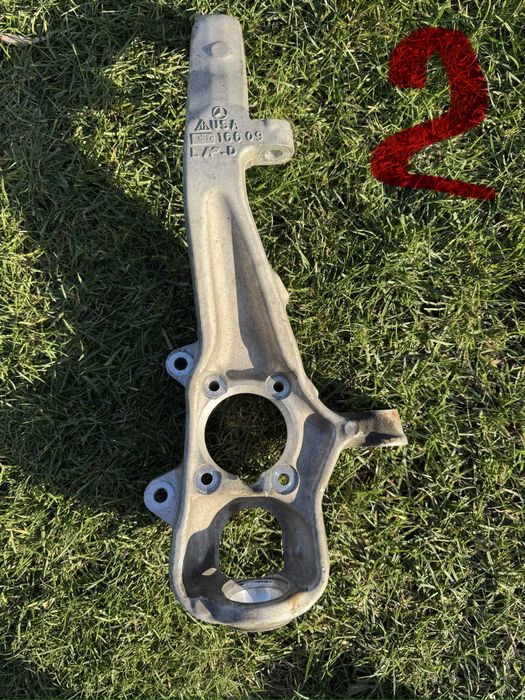 Поворотний кулак Mercedes Benz