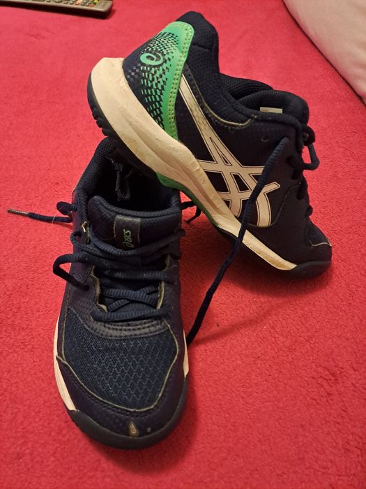Adidasy chłopięce Asics.