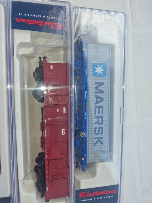 Vagons raros novos em caixa .