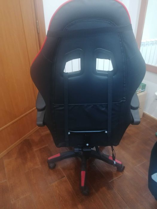 Cadeira gaming em muito bom estado