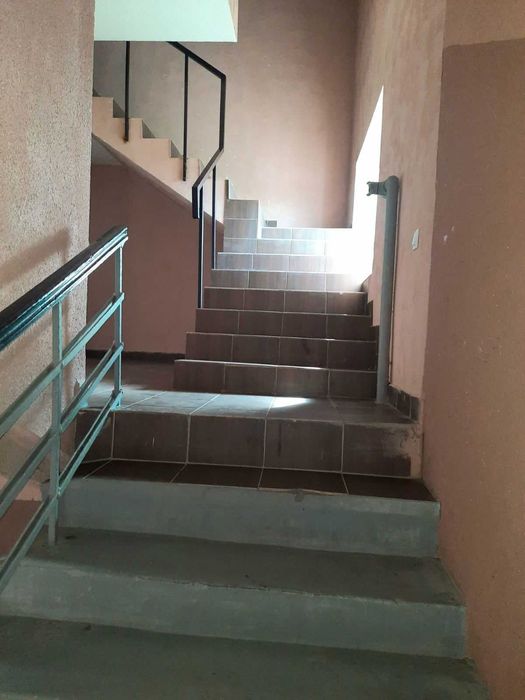 Продам 2-х комнатную квартиру с ремонтом  метро 5 минут