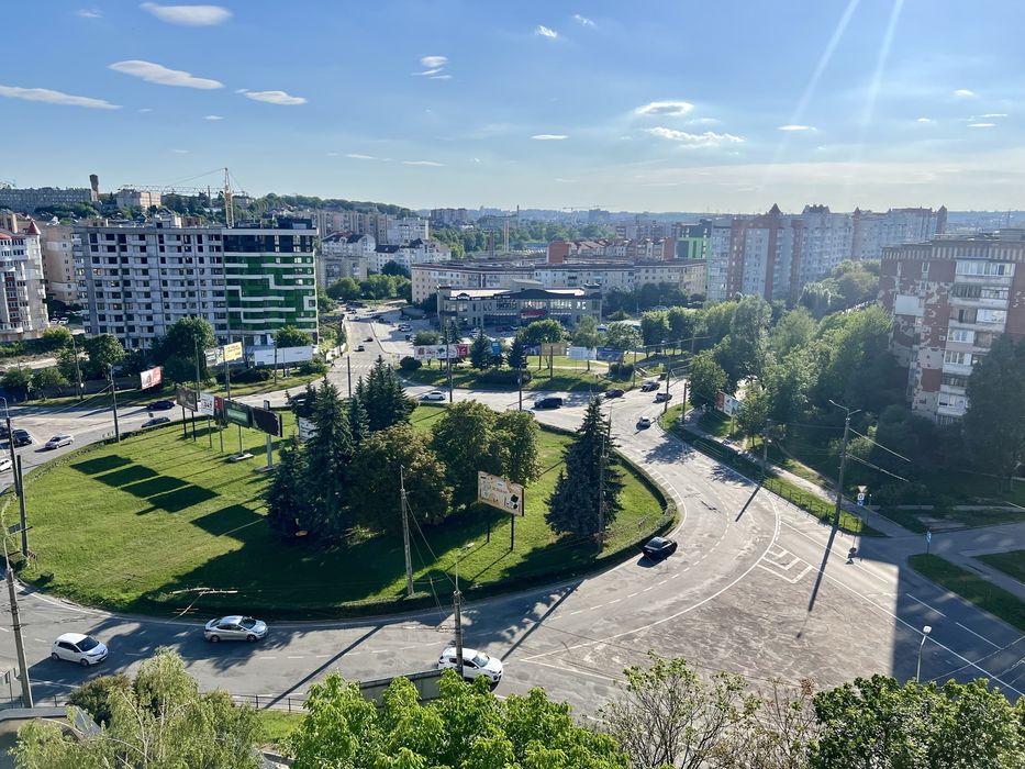 Продаж 2кім.квартири по просп.Злуки