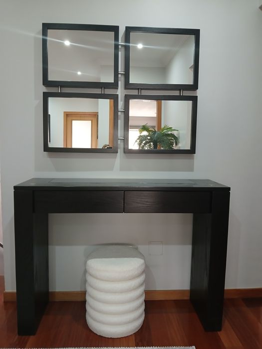 Aparador com espelho