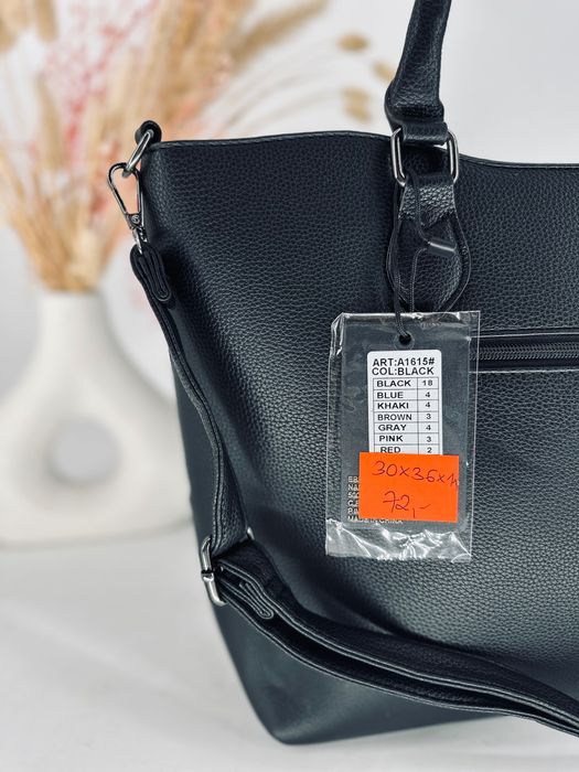 Torebka damska sztywna kuferek czarna a4