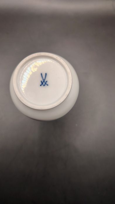 Wazon wazonik biel Miśnia meissen porcelana