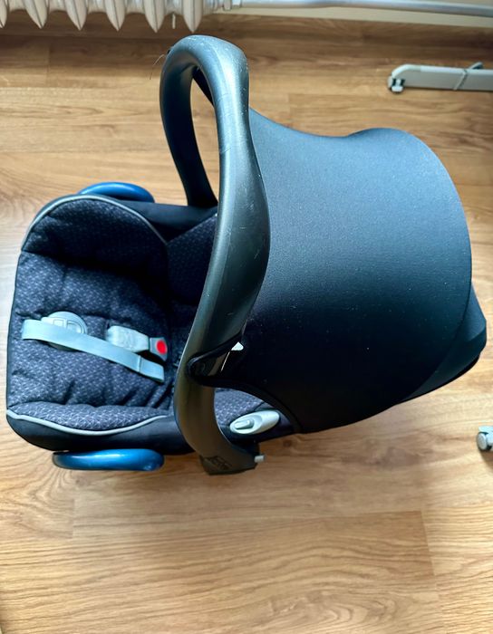 Fotelik samochodowy Maxi-Cosi CabrioFix z bazą Family Fix