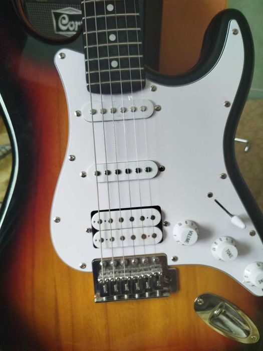 Електро-гітара з комбо підсилювачем