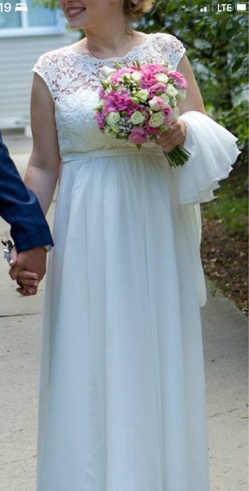 Весільна сукня легка