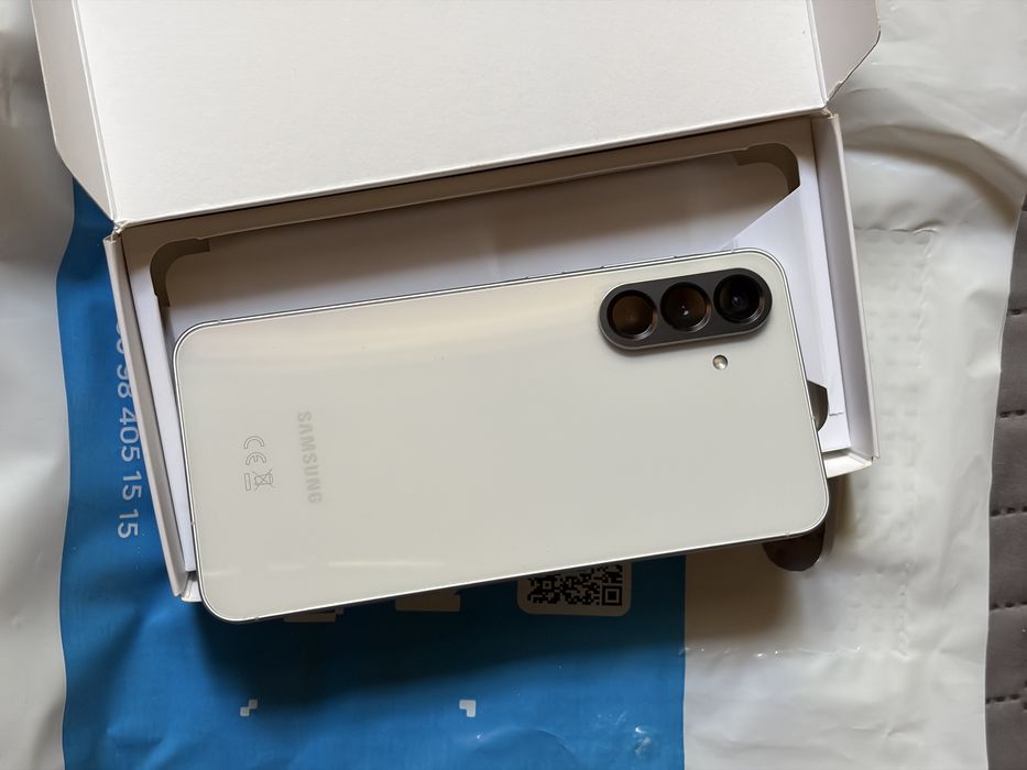 Samsung A56 5G, +кабель та блок