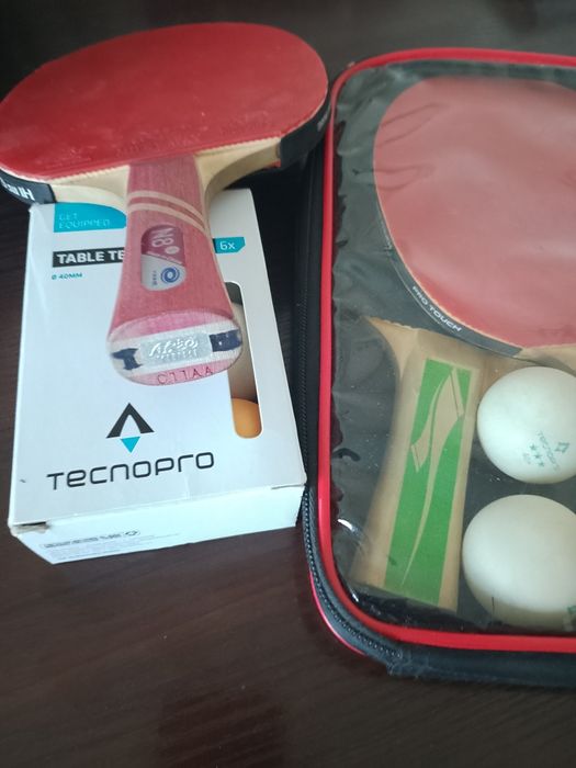 Набор тенисных ракеток 2+1 , набор тенисных мячиков 8 шт., чехлы