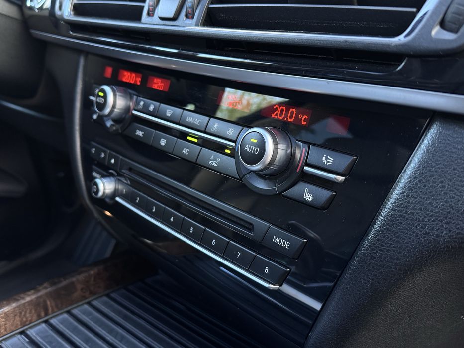 Продам BMW X5 F15 3.0 дизель 2014 год