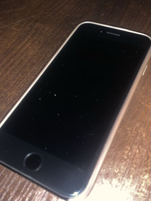 Продам iphone se 2020