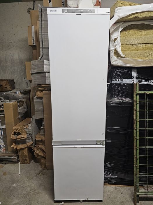 Lodówka Samsung do zabudowy uszkodzona