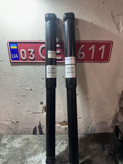 Амортизатори передні Атего