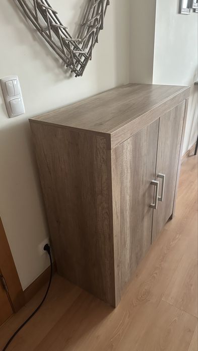 Móvel aparador com 2 portas