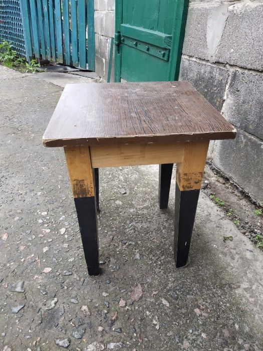 Табуретка дерев'яна