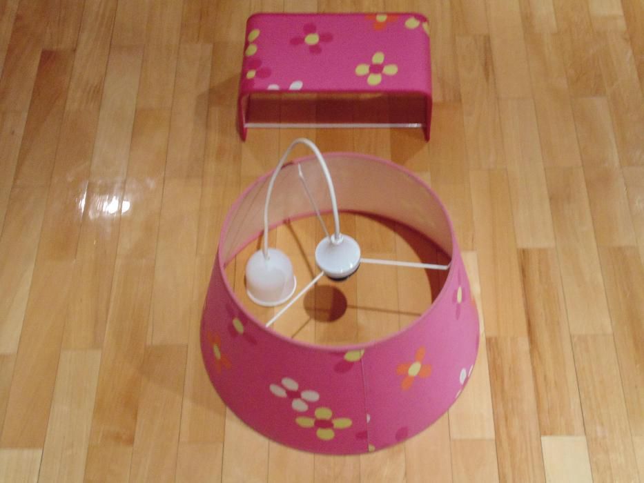 Candeeiros de  teto/parede e mesinhas cabeceiras