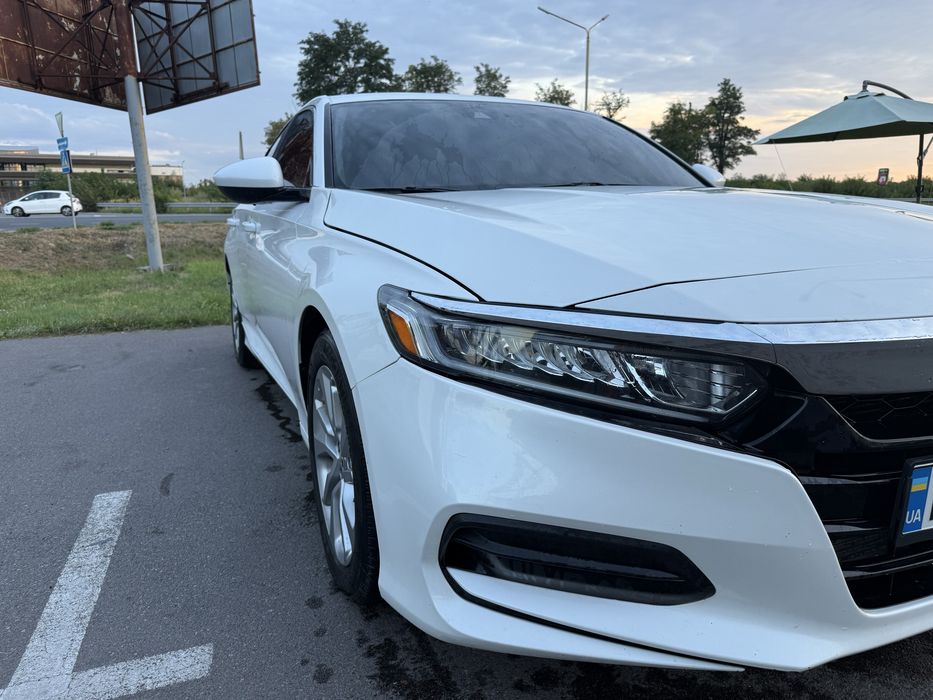 Honda Accord 2019 VIN 1HGCV1F18KA134838 фото оголошення 11 з 24