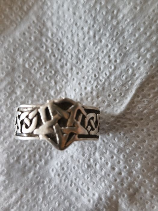 Pierścionek sygnet gotycki gwiazda