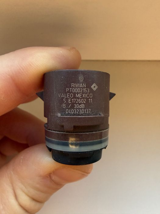 PT0002153 Парктроник переднего бампера Rivian R1T