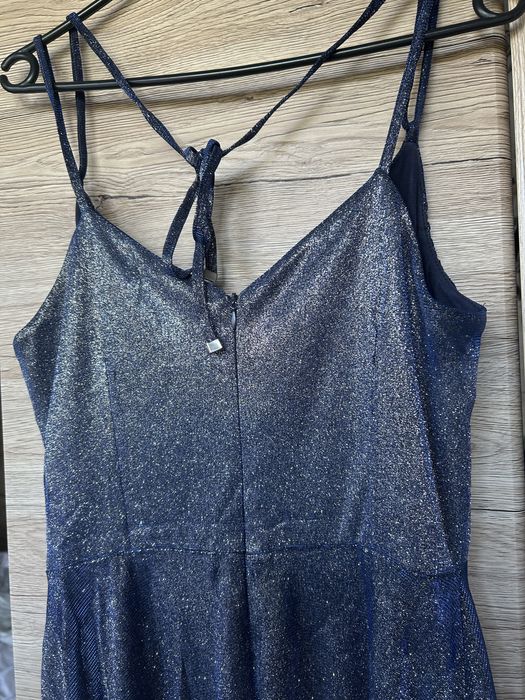 Długa sukienka balowa brokatowa maxi z rozcięciem duet a&m