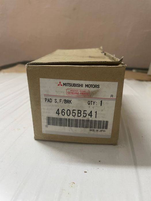 Гальмівні колодки Mitsubishi