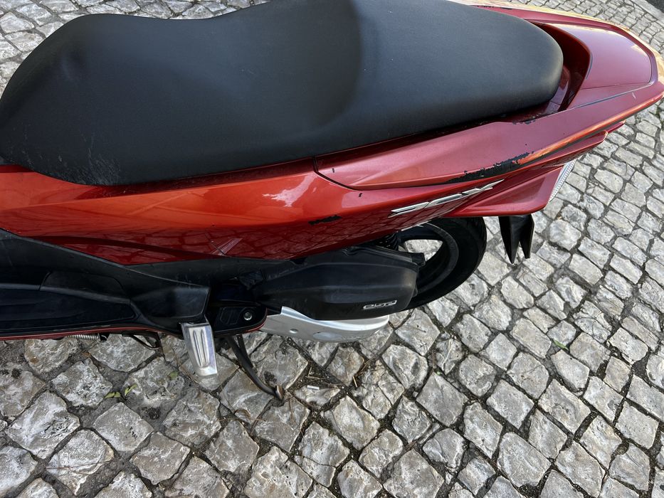 PCX HONDA 125cc vermelha