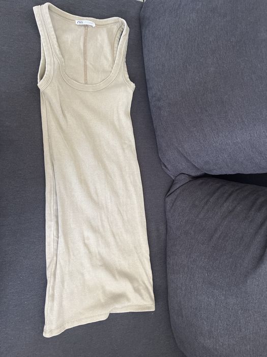 Mini obcisla sukienka w prazek zara