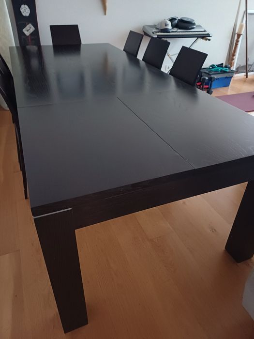 Mesa de Sala Extensível + 8 Cadeiras — Muito Sólida e em Excelente Est