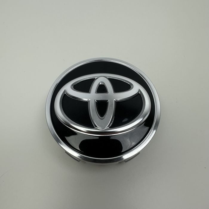 NOWY Oryginalny Dekielek Toyota OE 62mm