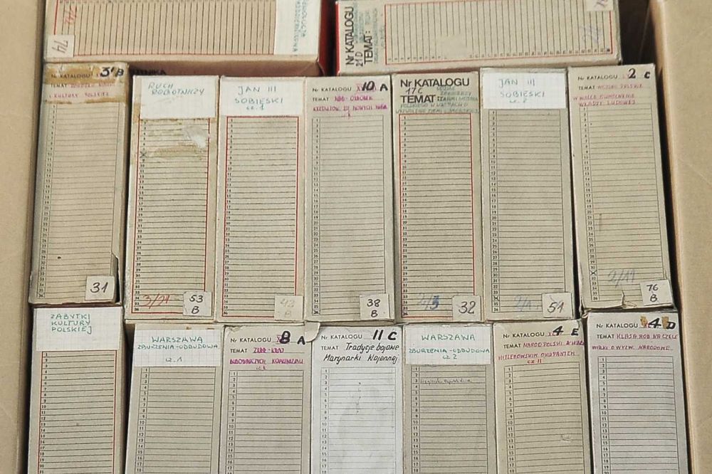 Zestaw slajdów i rzutnik