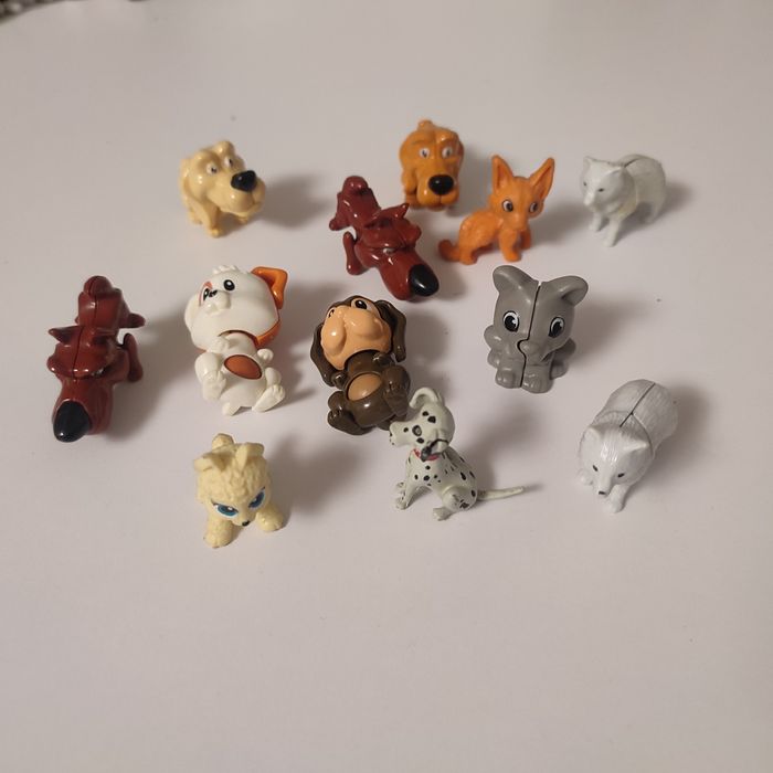 Figurki małe pieski z kinder zwierzaczki