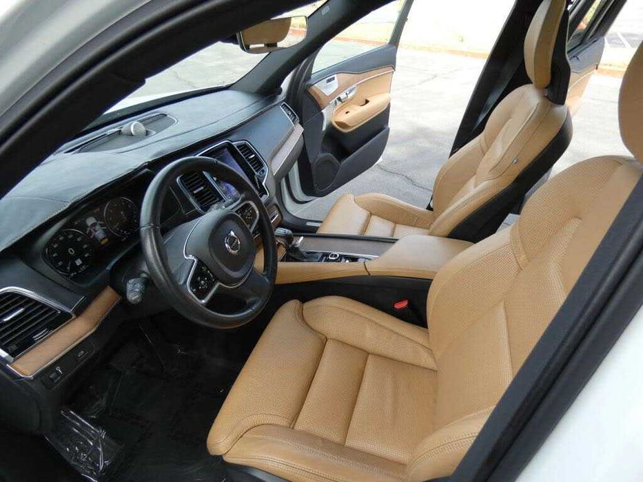 Volvo XC90 2017 inscription