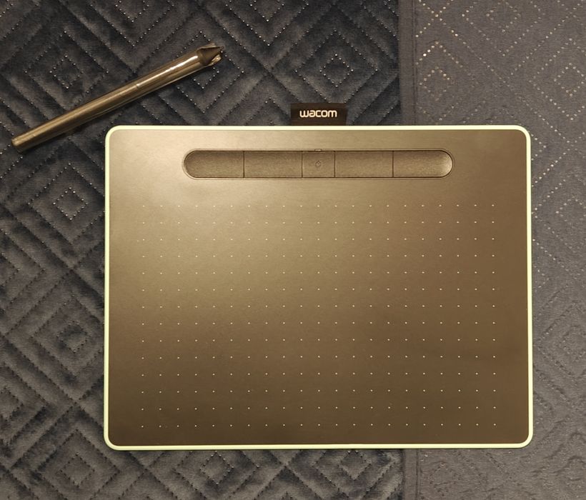 Mesa Digitalizadora WACOM Intuos M - Bateria/USB/Bluetooth