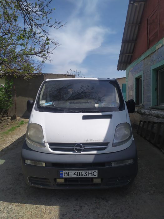 Продаж Опель Віваро 2004 рік